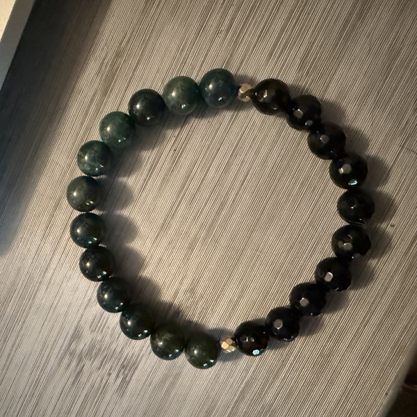 8mm faceted onyx and green moss bracelet