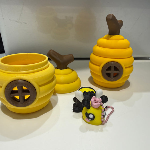 Bee Hive with Bee Keychain