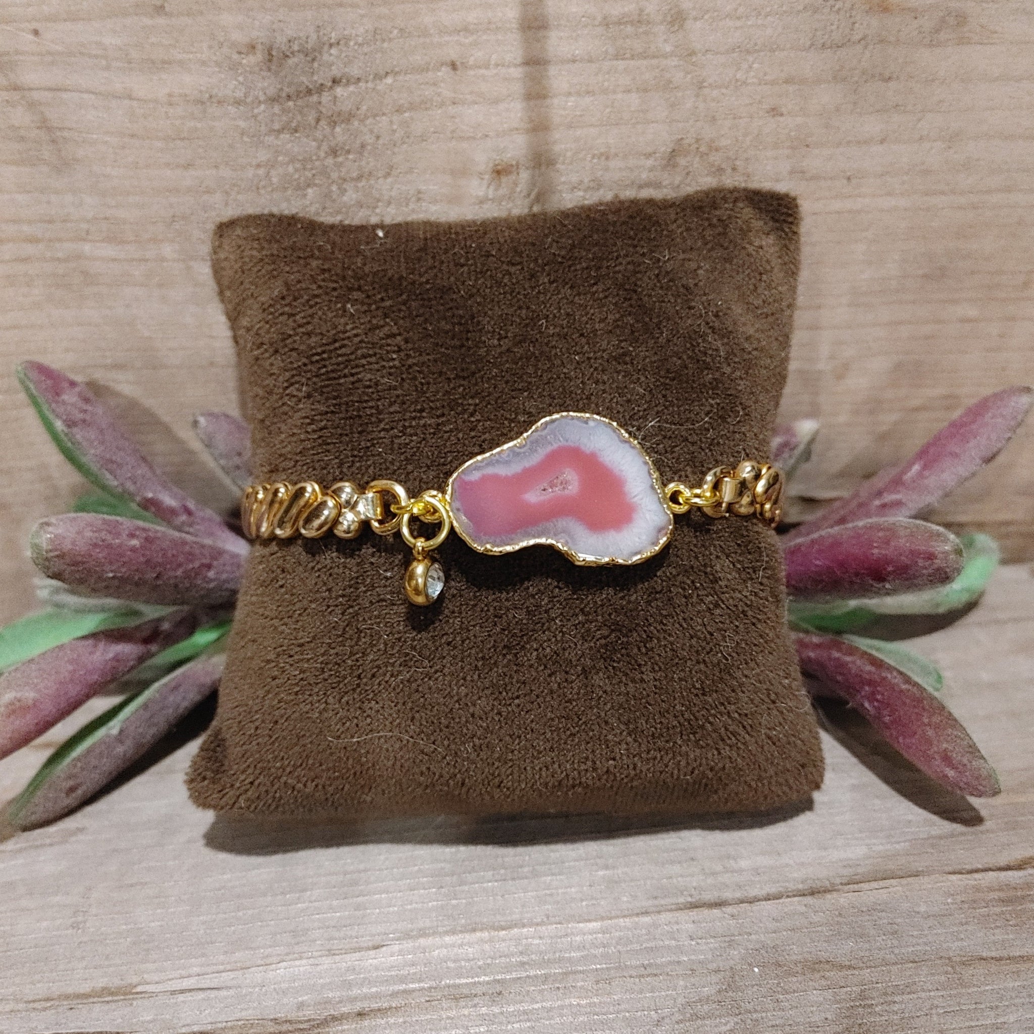 Vintage Stretch Bracelet - Gold Band - Pink/Grey Geode