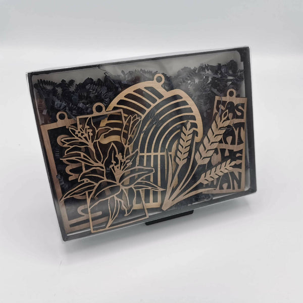 4 pack of Saskatchewan Christmas ornaments