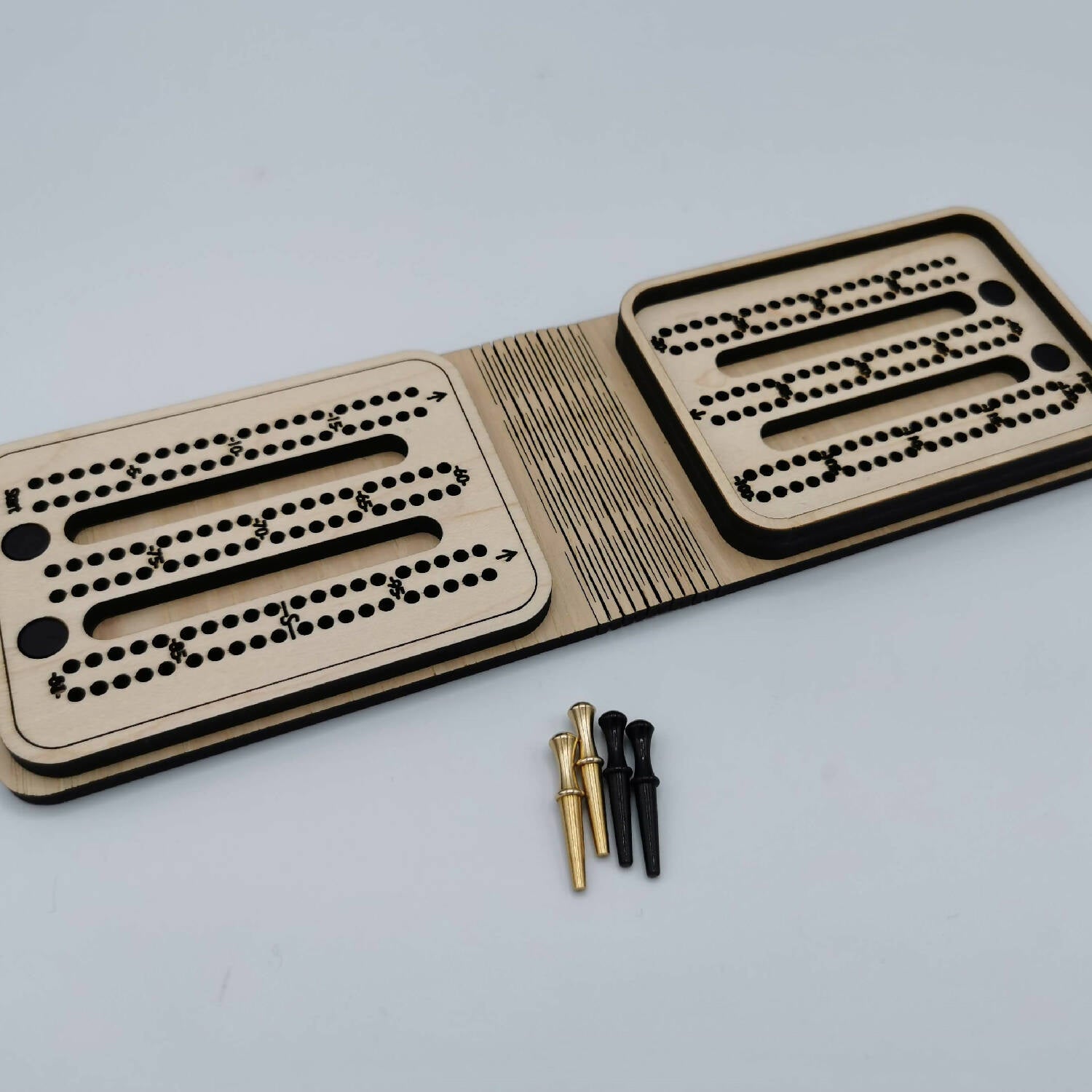 Folding/Travel cribbage board